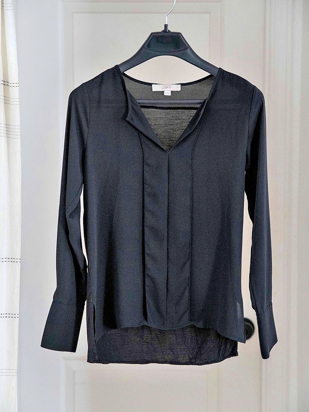 LOFT Split Neck Long Sleeve Blouse- Black- Size XS- Like New